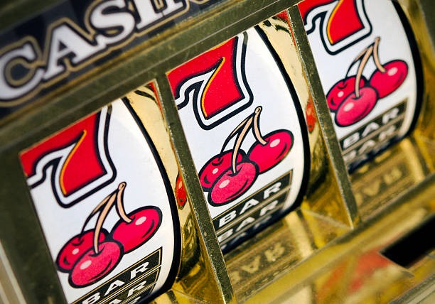 Dragon Tiger live dealer table on ollo4d login showing cards and betting interface